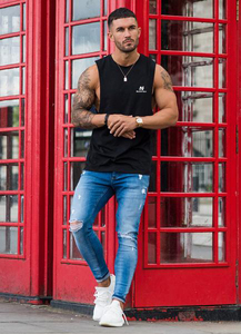 Camisetas sin mangas de algodón 100% para hombre sin mangas de color negro con logotipo personalizado - Product Image 2