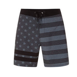 Shorts de Playa Sublimados para Hombre con Logotipo Personalizado al Mejor Precio, Pantalones Cortos de Playa con Estampado de la Bandera de EE. UU. en Varios Estilos - Product Image 1