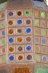 Linterna de Metal morisca marroquí hecha a mano de la mejor calidad con vidrio multicolor para decoración del hogar interior y exterior para Navidad - Product Image 2