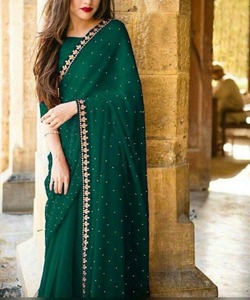 Ropa de fiesta bordada pesada Nueva colección Todos los tamaños y colores Tela de red bordada Ropa de mujer India Saree listo con prenda - Product Image 1