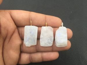 Collier pendentif en pierre de lune arc-en-ciel naturel 3 pièces en argent sterling 92.5 avec breloque en pierre précieuse de feu bleu non traité plaqué or - Product Image 2