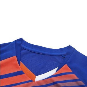 100% poliéster interlock hombres equipo personalizado desgaste uniformes de fútbol nueva llegada superventas uniformes de fútbol Jersey conjunto hombres - Product Image 2