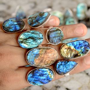 Anillo de boda de piedras preciosas sueltas de 8 disparos para hombre, zafiro natural y labradorita, Druzy, venta al por mayor - Product Image 2