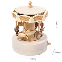 Musikbox aus Holz Hochzeitstorte
