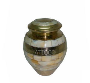 La meilleure vente d'urne funéraire en laiton massif de Mother Pearl Pot à souvenirs en métal attrayant pour un hommage durable à une vie bien vécue - Product Image 3