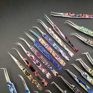 Pinzas de extensión de pestañas puntiagudas personalizables Opción de logotipo personalizado de acero inoxidable sólido recubierto de papel para el cuidado de pestañas de volumen - Product Image 2