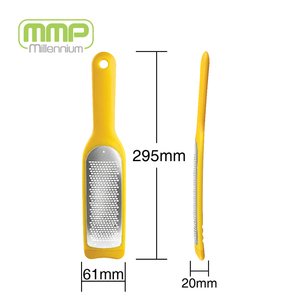 Práctico Rallador Manual de Acero Inoxidable, Utensilio de Cocina Multifuncional, Sostenible, Reutilizable, de Grado Alimenticio, Ideal para Camping - Product Image 2