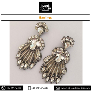 Party Wear Argent Cristaux Pierres En Forme De Paon À La Main Brodé À La Main Femmes Filles Porter Des Boucles D'oreilles - Product Image 3