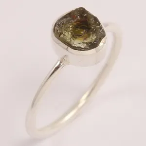 Cincin Turmalin Alami Dibuat Sesuai Pesanan Cincin Buatan Tangan Tipis Dapat Ditumpuk Hadiah Sehari-hari untuk Anak Perempuan Turmalin Kristal Cincin Mungil