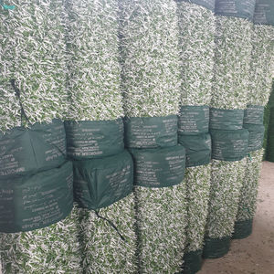 Paneles de valla de hierba verde blanca utilizados para seguridad privacidad y seguridad hechos en Turquía para usos en interiores y exteriores todas las estaciones - Product Image 1