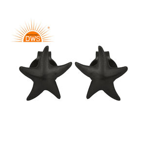Pendientes Pequeños con Diseño de Estrella de Mar, Plata Lisa, Joyería al por Mayor, Hechos a Mano, Bañados en Rodio Negro - Product Image 1