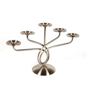 Portavelas de Metal de 5 brazos hecho a mano, diseño fabuloso, tamaño y forma personalizados, portavelas para uso de vajilla - Product Image 5