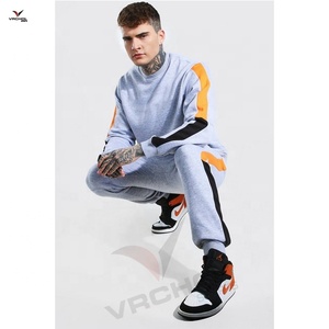 Ensemble de jogging unisexe sur mesure pour l'hiver / Dernier modèle de survêtement personnalisé / Survêtement pour homme avec impression numérique et tissu polaire - Product Image 1