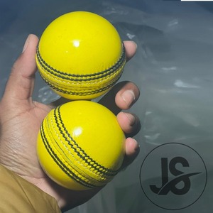Pelotas de Críquet de Cuero de Calidad de Liga Especial con Logotipo y Colores Personalizados para Partidos y Prácticas - Product Image 5