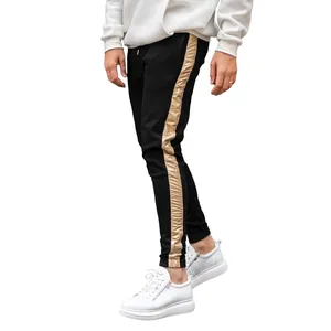 Jogger de rayas doradas para hombre, ropa urbana informal de 2023 algodón, y tobillos elásticos con cordones, color negro, venta al por mayor, 100% - Product Image 1