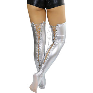 Chaussettes de mollet blanc brodé fleur petite marguerite chaussettes pour femmes avec petites chaussettes en cuir bas tendance - Product Image 1