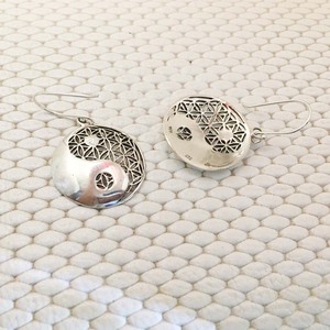 Creative Design 925 Sterling Silver Yin Yang Lucky Earring avec Diamond Plain Silver Wedding Jewelry Wholesale Online - Product Image 2