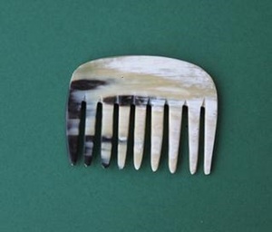 Comb made from cow horns - Product Image 3