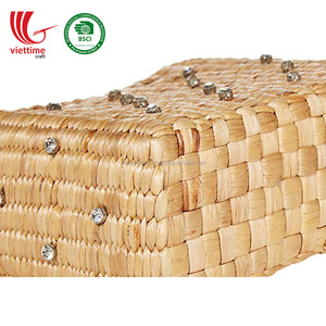 Hermoso bolso de paja bordado de jacinto de agua Vintage ecológico con decoración de borlas de plumas al por mayor de Vietnam - Product Image 6