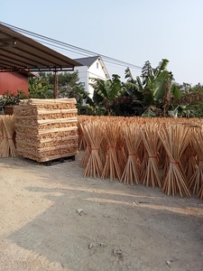 Escoba de Madera Cruda con Cabeza de PVC por Menos de 1 Dólar / Materia Prima para la Fabricación de Palos de Escoba de Madera para Limpieza - Product Image 4