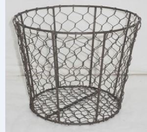 Panier à fruits et légumes en métal rustique conçu pour la ventilation, gardant les produits frais tout en améliorant le style de la cuisine - Product Image 2