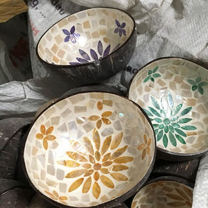 Bol en noix de coco laqué écologique du Vietnam - Vaisselle de décoration d'intérieur de haute qualité, style antique, marque COCO-ECO - Product Image 2