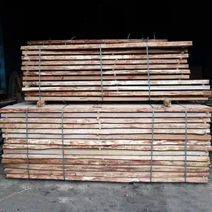 Suministro de madera de roble con borde cuadrado, madera cortada