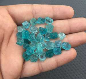 50 pièces d'apatite naturelle brute pierre lâche de manifestation créativité pierre précieuse non traitée brute - Product Image 4