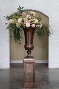Urna con florero de pedestal - Product Image 2