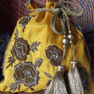 NEW--DESIGN--OF--POTLI--BAG--WITH ZARI--DABKA-EMBROIDERY ทำงาน ON---BEAUTIFUL---BAGS---FOR-PARTY และ WEDDING--2021 -- - Product Image 1