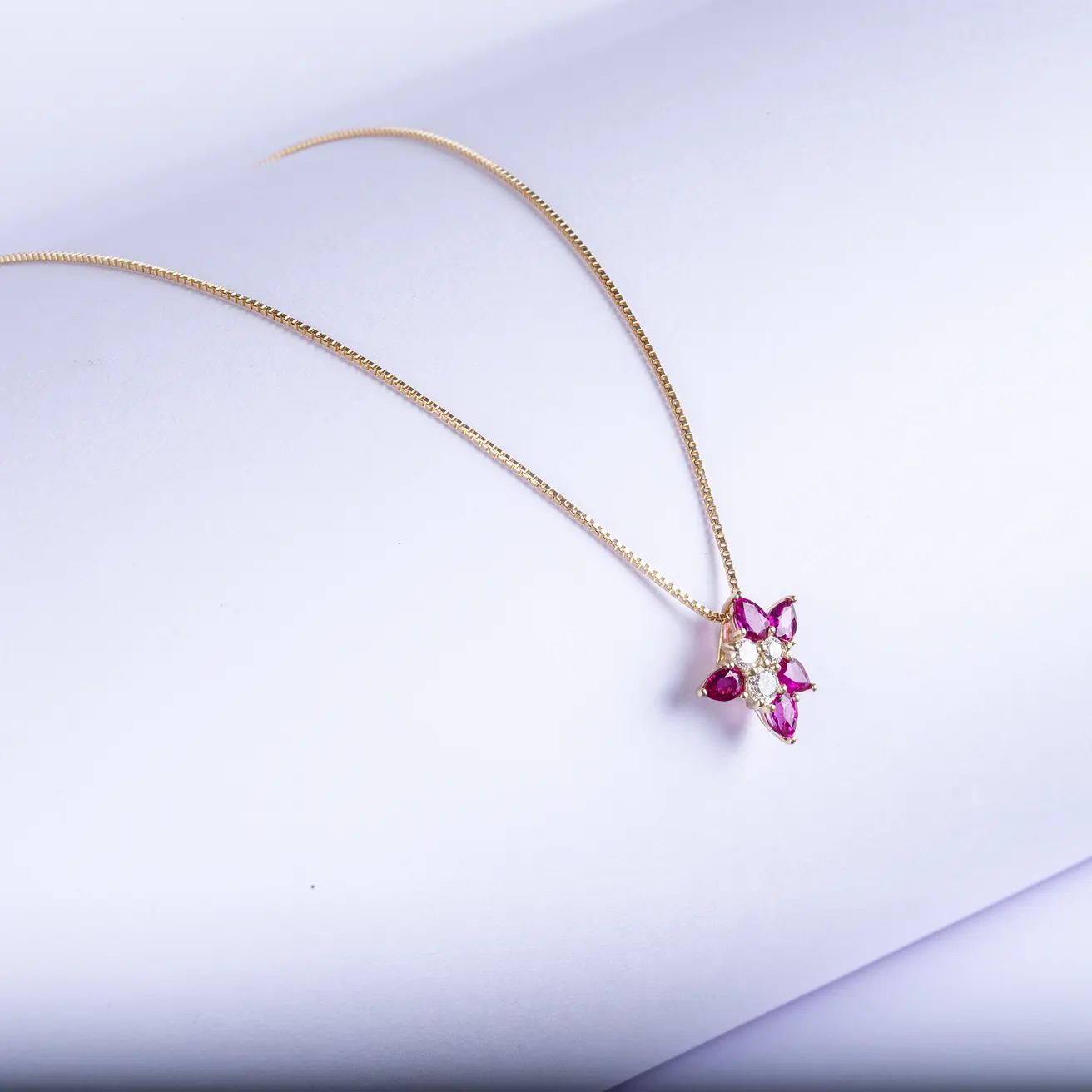 Montres vietnamiennes pour femmes, bijoux en or jaune, en forme de fleur, chaîne à maillons de luxe, collier avec pendentif en diamant rubis, 14K,