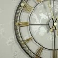 Jam Dinding Besi Gantung Mewah Ukuran Besar dengan Desain Kontemporer dan Finishing Hitam dan Perak