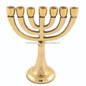 Candelabro decorativo de aluminio chapado en oro para mesa Menorah hecho a mano para decoración de Pascua para el hogar, acento de boda elegante duradero - Product Image 6