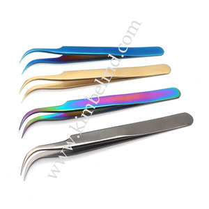 Pince à épiler professionnelle pour extension de cils forte courbe avec embouts de fibres parfaitement alignés revêtus de plasma pour des performances optimales - Product Image 1