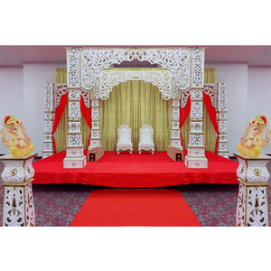 Mandap de Boda con Tema de Maharani de Bollywood, Mandap de Boda Real de Maharani del Reino Unido, Diseñador de Mandap de Boda de Bollywood, Mandap de Fibra de Boda de Bollywood de EE. UU. - Product Image 1
