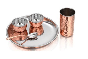 Service de table traditionnel indien King International en silicone émaillé coloré, écologique, comprenant des assiettes Thali, des bols, des verres et des cuillères - Product Image 2