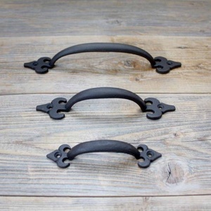 Manija de Metal Antigua Hecha a Mano para Puerta y Ventana - Product Image 1