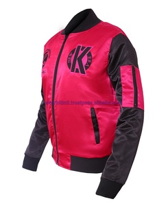 แจ็คเก็ตกันลมสำหรับผู้ชายเสื้อบาสเก็ตบอลผ้าซาตินปักลายตามสั่งสไตล์ย้อนยุค - Product Image 3