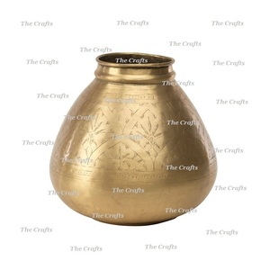 Pot à eau en laiton de qualité supérieure Lota en couleur or avec motif religieux, taille et forme personnalisées, technique de moulage pour la consommation d'eau - Product Image 4