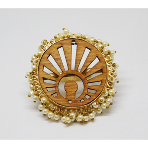 Anillo de latón de madera hecho a mano para niñas y mujeres, diseño de acabado mate dorado, novedad - Product Image 1