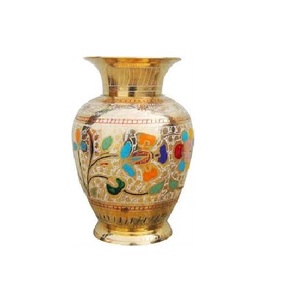Vases modernes pour décoration de maison, conception Unique en métal utilisé avec des fleurs artificielles sculptées à la main en laiton non compatible toutes les saisons - Product Image 1
