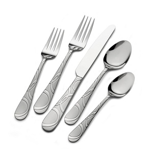 Mango de diseño grabado alfabético, cuchillos recubiertos de plata, juego de cubiertos para el hogar y la cocina de hoteles - Product Image 2