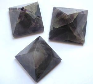 Comprar pirámides de amatista en línea: pirámides de amatista en venta pirámides de piedra curativas al por mayor - Product Image 1