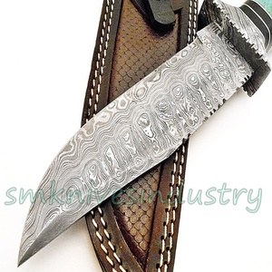 Cuchillo Bowie de Acero de Damasco con Mango de Hueso de Camello de Color y Grosor de 4-5 mm - Product Image 3