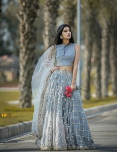 Lahenga Choli Tradicional India de Algodón con Blusa para Ocasiones Especiales y Bodas - Precio Bajo - Product Image 1
