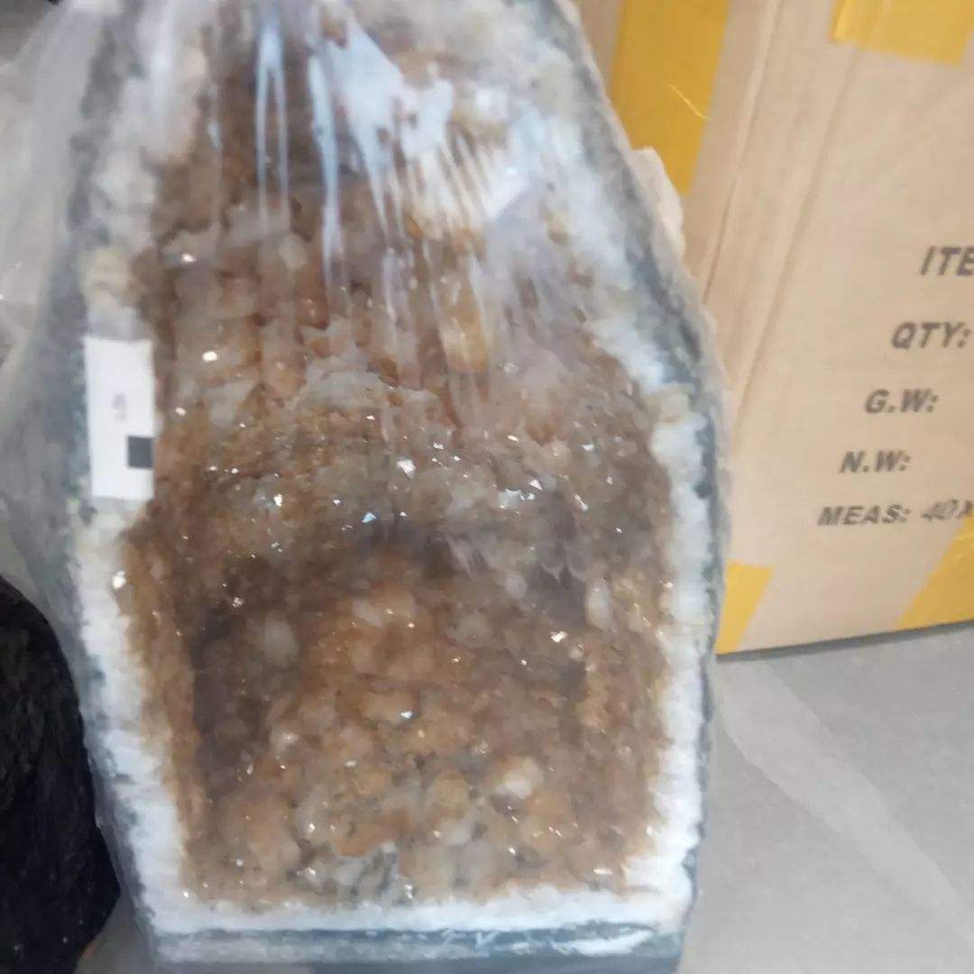 สีน้ำตาล