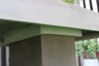 Table à manger rectangulaire en béton légère et moderne, personnalisable, avec base double, coussin imperméable à séchage rapide, pour l'extérieur et le salon.