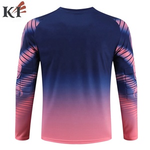 Maillot de football uni pour homme, style uniforme de sport, personnalisable, 100% polyester, anti-humidité, séchage rapide, coupe ajustée, pour dropshipping - Product Image 3