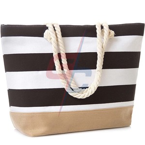 Sac fourre-tout en toile noire de meilleure qualité Sac de plage fourre-tout à bandoulière résistant à l'eau avec logo personnalisé pour le shopping et les cadeaux - Product Image 2