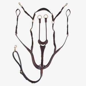 Harnais de poitrine en cuir réglable pour chevaux et équitation, design Corona, durable, personnalisable, Rub International - Product Image 3